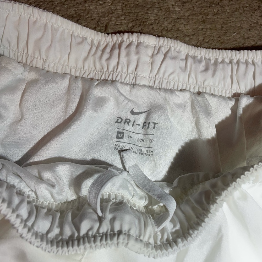 Nike athletic shorts. Size XS. No stains. Like new. - Picture 2 of 5